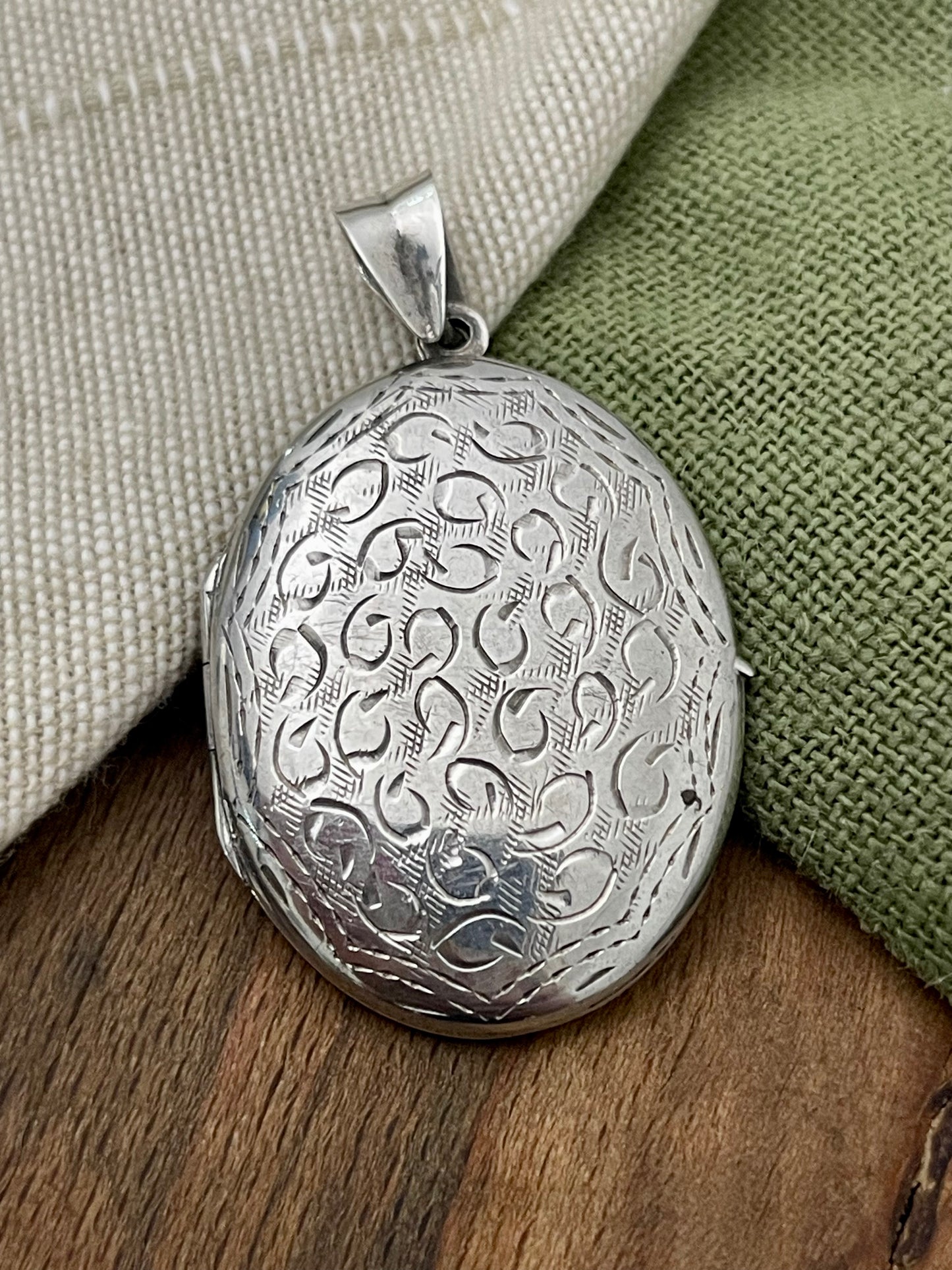Photograph Locket Pendant Solid Sterling 925 Silver Vintage Jewelry Photo Hair