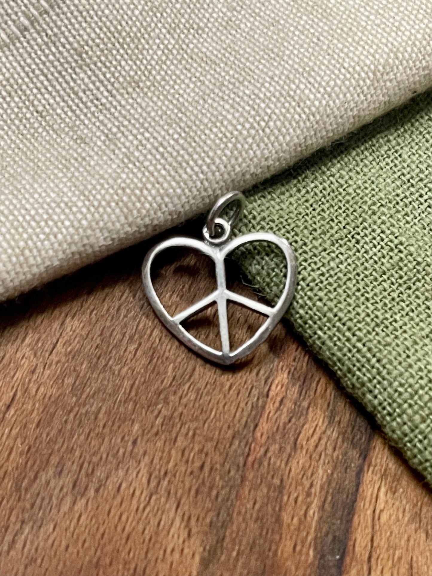 Peace and Love End War Pendent Solid 925 Sterling Silver Vintage Jewelry