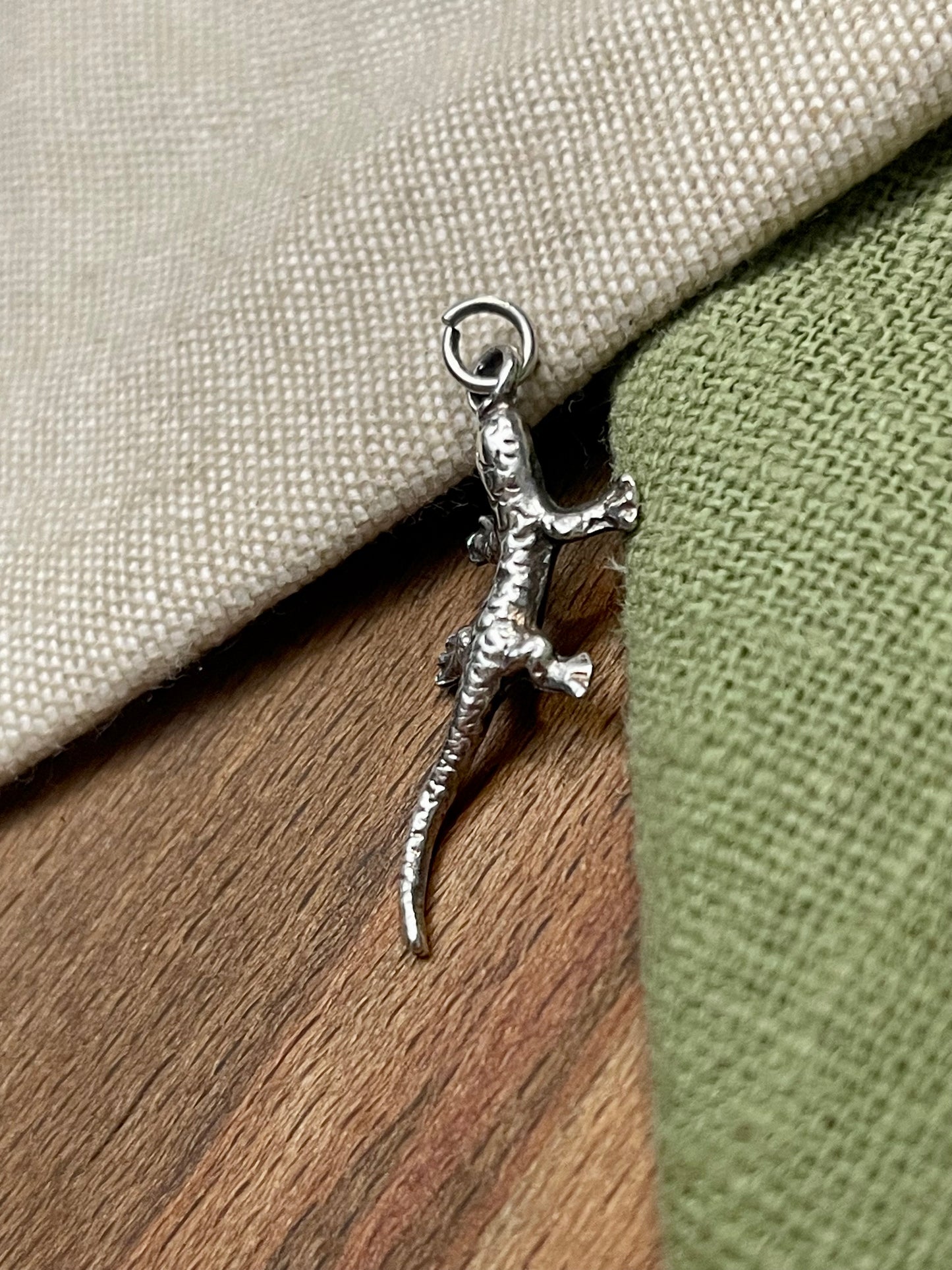 Lizard Gecko Charm Gift Pendent Solid 925 Sterling Silver Vintage Jewelry