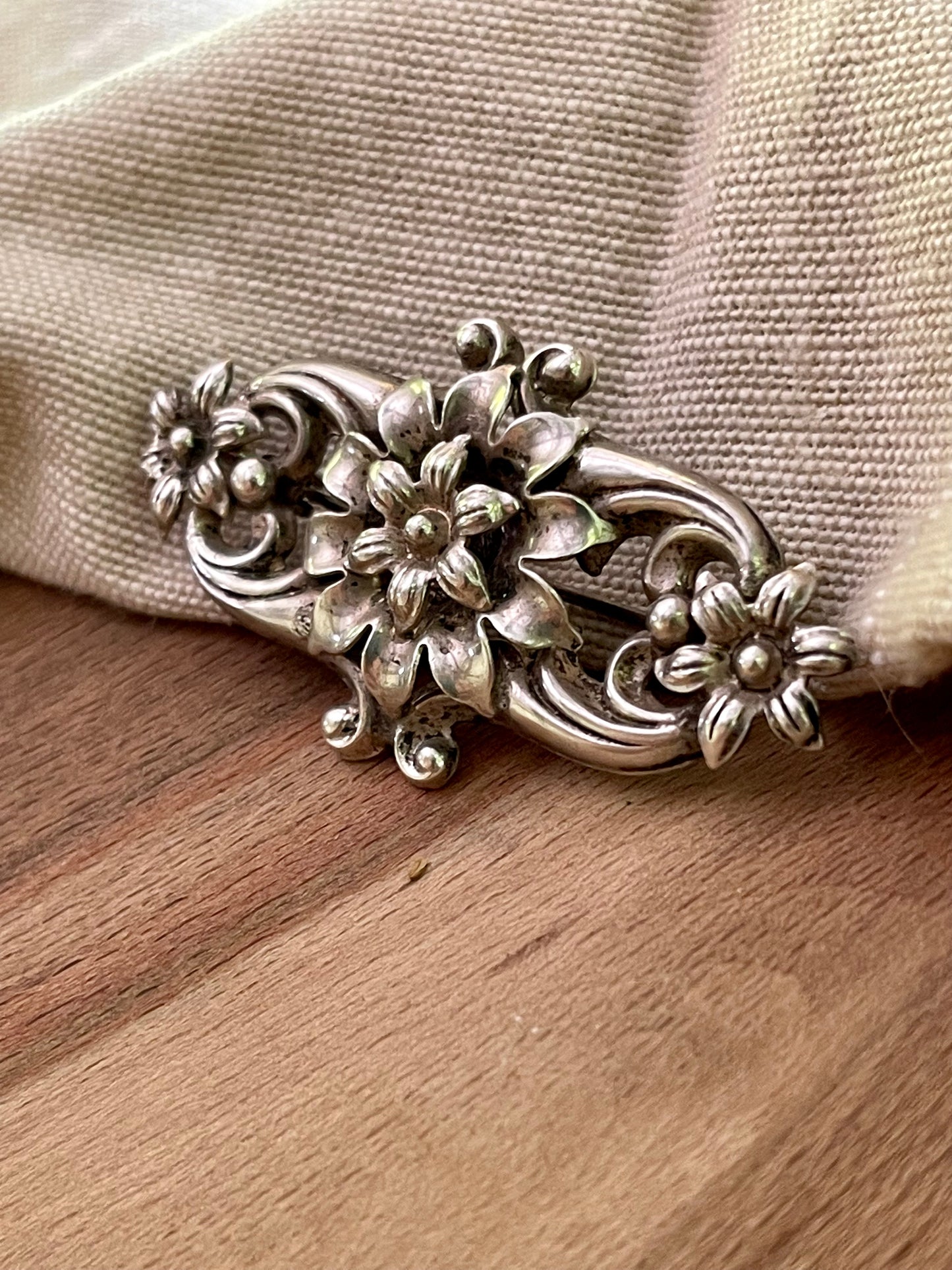 Lovey 1950s Large Sterling 925 Silver flower Brooch Statement Jewelry Piece 20s