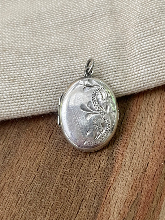 Small Engraved Pendant Locket Sterling 925 Silver Antique Vintage Retro Jewelry